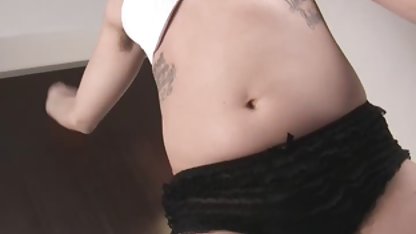 Ebeveynler evde değilken büyükbaba mobil free porn torununu baştan çıkarır ve onu sikikleri