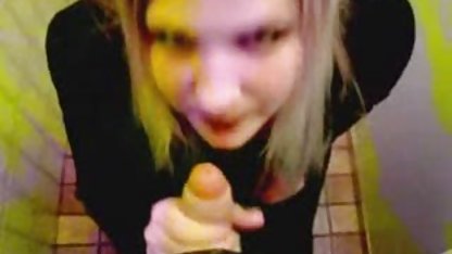 Esmer büyük siyah porn cep horoz ile eğleniyor
