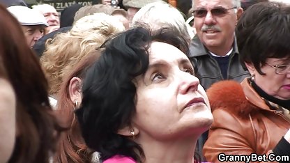 Koca bir dick ile sex mobil hd tüm deliklerde sert genç bir adam becerdin