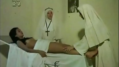 İki kadın ve beş erkek mobil sex videos