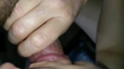 Kel yaşlı adam onun pubis mobil mp4 porn kılları olan bir genç kız acele