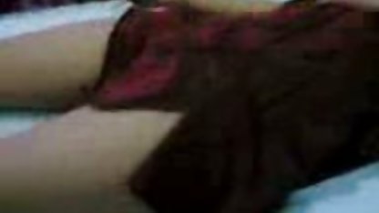Bebek büyük bir dick üzerine ekilir mobil grup porn